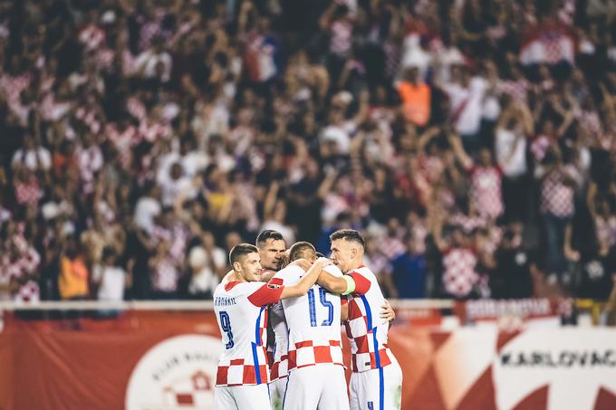 Hrvaški nogometaši so navdušili navijače na Poljudu in se na lestvici povzpeli na vodilni položaj. | Foto: Grega Valančič/Sportida