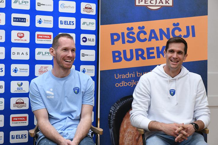 Kapetan Tine Urnaut poudarja, da se morajo ukvarjati s seboj, ne s tekmeci. | Foto: Aleš Oblak