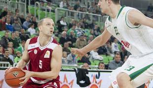Olimpija pometla z Madžari, Krka boljša od Splita