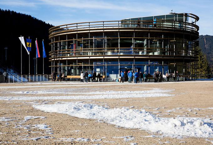 Mednarodni ocenjevalci so prepoznali, da nordijski center predstavlja uspešno sintezno nadgradnjo natečajnih rešitev vseh sodelujočih.  | Foto: Vid Ponikvar