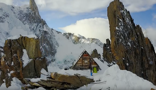 Bivak v francoskih Alpah s spektakularnim razgledom #video