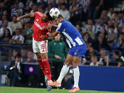 Aston Villa z eno nogo v polfinalu, Porto vloge favorita še ni upravičil