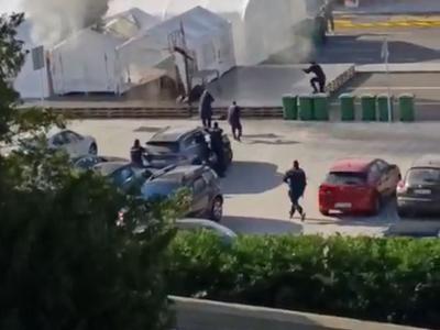 Drama pred srbskim parlamentom, slišali so se streli in eksplozije #video