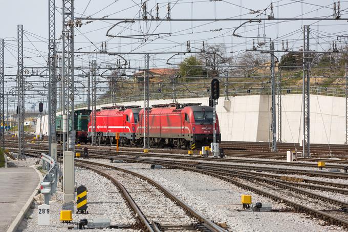 Posodobitev 150 kilometrov slovenskega železniškega omrežja in popolna pokritost vseh 1.200 kilometrov slovenskega železniškega omrežja s komunikacijskim omrežjem GSM-R - to je le manjši del uspehov, ki so jih v Sloveniji omogočila evropska sredstva. | Foto: Črt Slavec