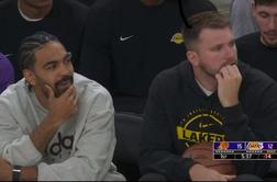 Začelo se je z visokim porazom LA Lakers, Luka Dončić je le gledal #video