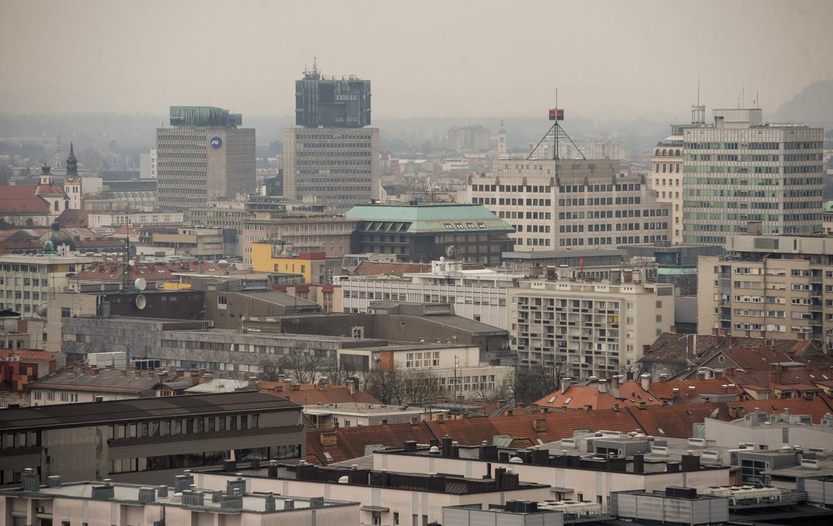 Ljubljana | Onesnaženost zraka z delci ima lahko pomembne vplive na zdravje ljudi. | Foto STA