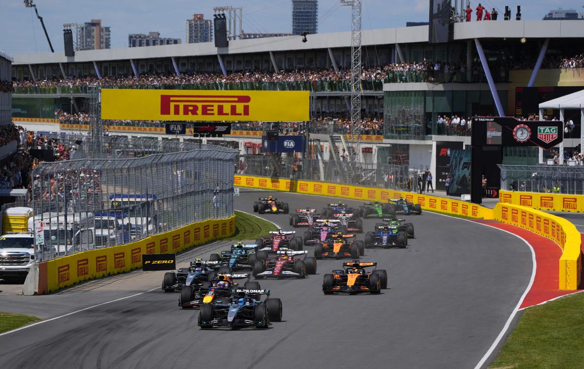 Montreal štart George Russell Max Verstappen | George Russell je na štartu in v prvih zavojih brez težav zadržal prvo mesto. | Foto Reuters