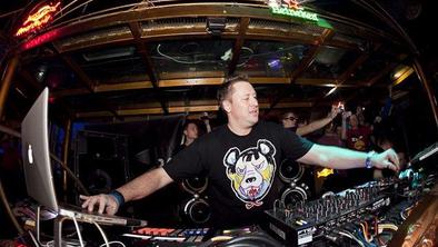 Retrospektiva Umek v tehno maniri