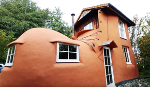 Hiša v obliki škornja, ki je iskala navdih v otroški zgodbici #foto #video
