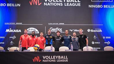 Slovenski odbojkarji na Kitajskem najprej v lov na polfinale