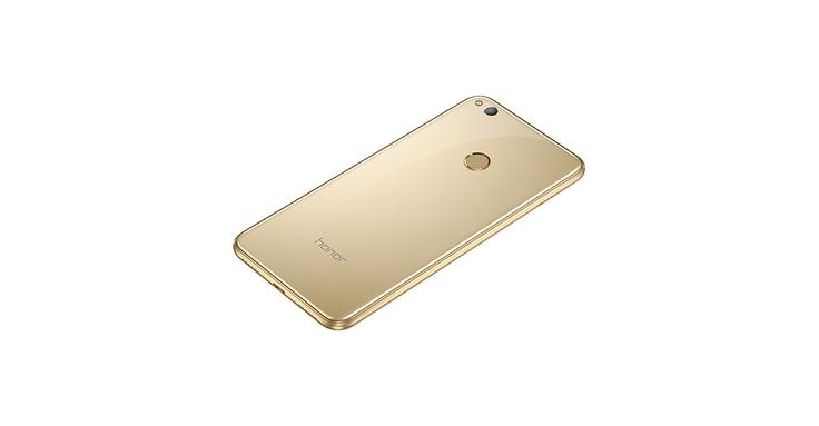 Zadnja stran pametnega telefona Honor 8 Lite ob stiku z drugo gladko površino postane spolzka kot led. | Foto: Huawei Mobile