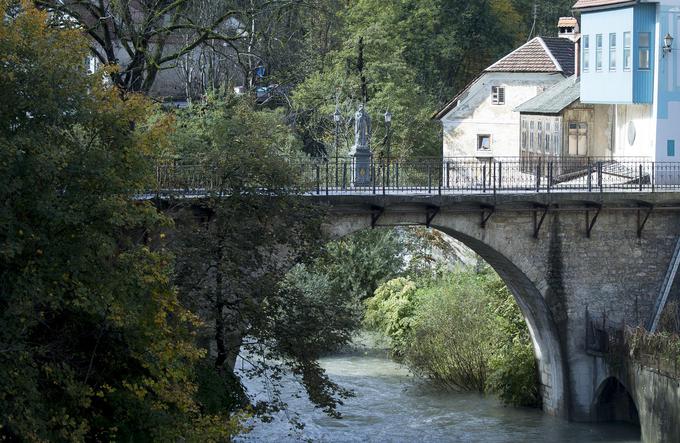 Kapucinski most je ena glavnih znamenitosti Škofje Loke. | Foto: 