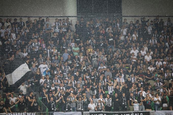 Navijači Mure so se večkrat podali na največje slovenske stadione v ogromnem številu. Izjema ni bil tudi ljubljanski stadion Stožice. | Foto: Urban Meglič/Sportida