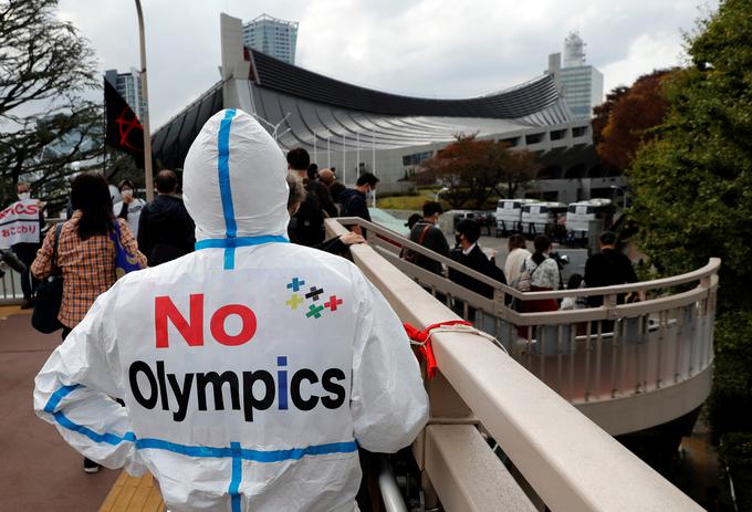 Nekateri so izrazili nestrinjanje z načrtovano izvedbo olimpijskih iger prihodnje leto. | Foto: Reuters