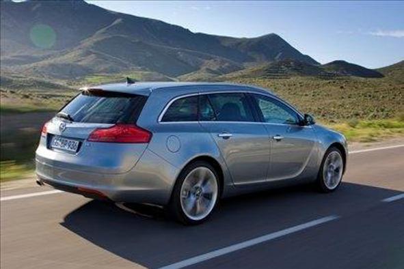 Insignia sports tourer že pri nas