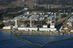 Iz stavbe reaktorja v Fukušimi uhaja para