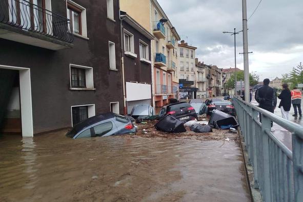 "To so bila neurja brez primere." Poplave, evakuacije, zaprte avtoceste in železnice. #video