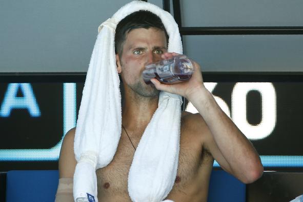 Švicarski strokovnjak opozarja, da ima Đoković nevarno bolezen