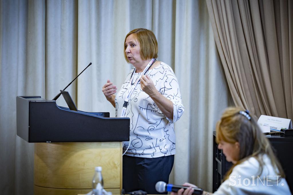 Posvet Poslovanje z nepremičninami