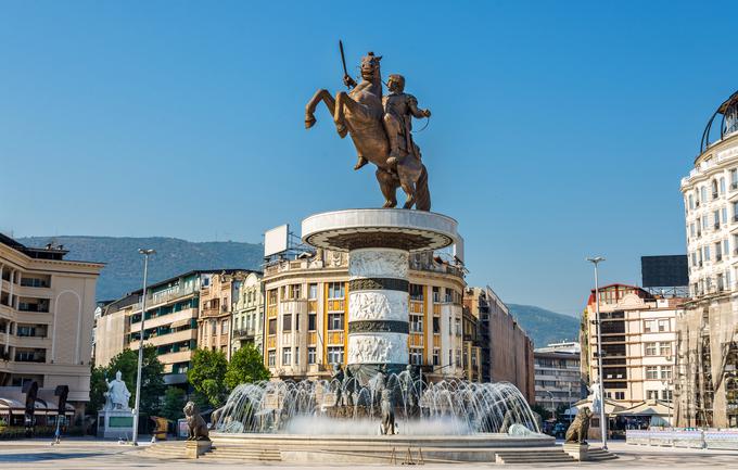 Makedoniji bi zahodnobalkanska unija lahko prinesla manj strahu pred sosedi, ki vsi po vrsti menijo, da jim pripada del makedonskega ozemlja, in najbrž tudi boljši pogajalski položaj v odnosu z Grčijo, ki Makedonijo najbolj zavira na evropski poti. Na fotografiji: Skopje. | Foto: Thinkstock