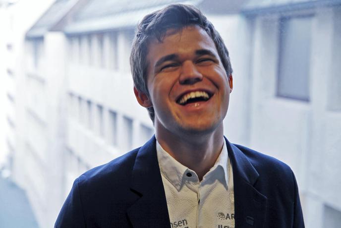 Carlsen dobil drugo partijo