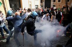 V Italiji izgredi na protestih, Orban napovedal sproščanje, ponekod v Avstriji podaljšujejo ukrepe