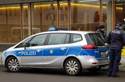 V Nemčiji med nadzorom prometa ustrelili dva policista #video