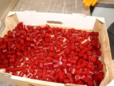 42-letnik v priporu: proizvajal in tržil je živila z vsebnostjo THC