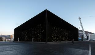 V Pjongčangu stoji najbolj črna stavba na svetu
