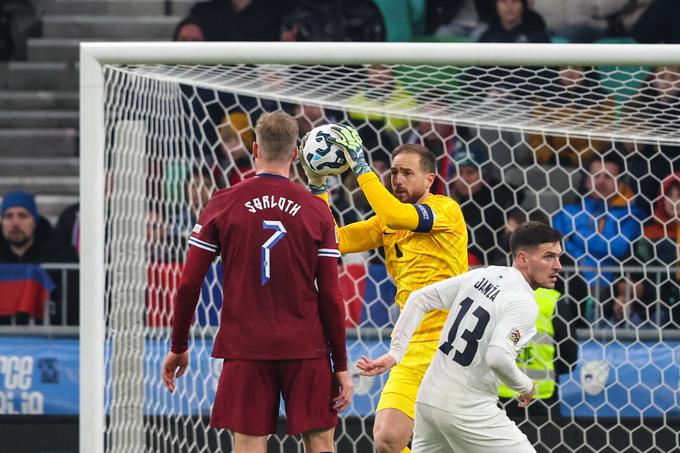 Jan Oblak pozna odlično klubskega soigralca Alexandra Sorlotha, Benjamin Šeško pa Antonia Nuso. | Foto: Aleš Fevžer