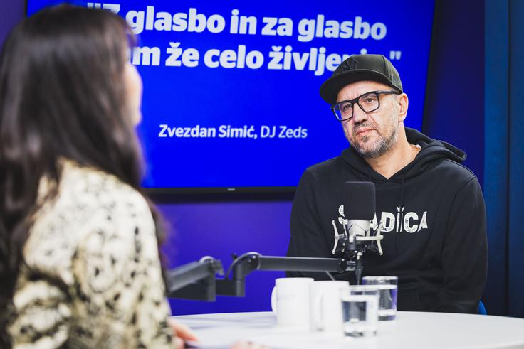 V sodobni glasbeni industriji ga moti zlasti pretirano uklanjanje formi in izguba pristnosti. | Foto: Bojan Puhek