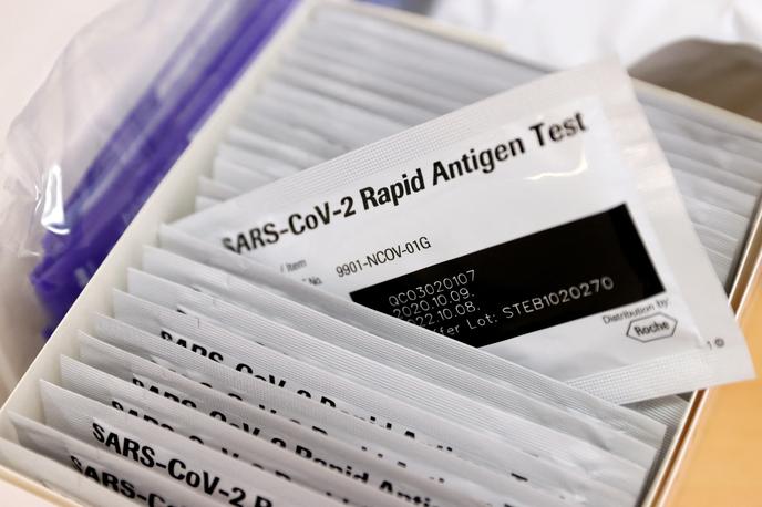 covid, koronavirus, testiranje, hitri test, covid-19 | Včeraj so potrdili 316 okužb manj kot pred enim tednom. | Foto Reuters
