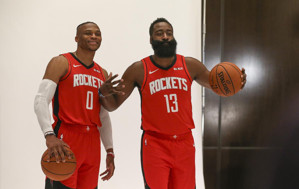 Westbrook harden | Russell Westbrook in James Harden, nova soigralca pri moštvu Houston Rockets, si želita ponovno nastopiti na olimpijskih igrah, kjer sta leta 2012 že osvojila zlato odličje. | Foto Reuters