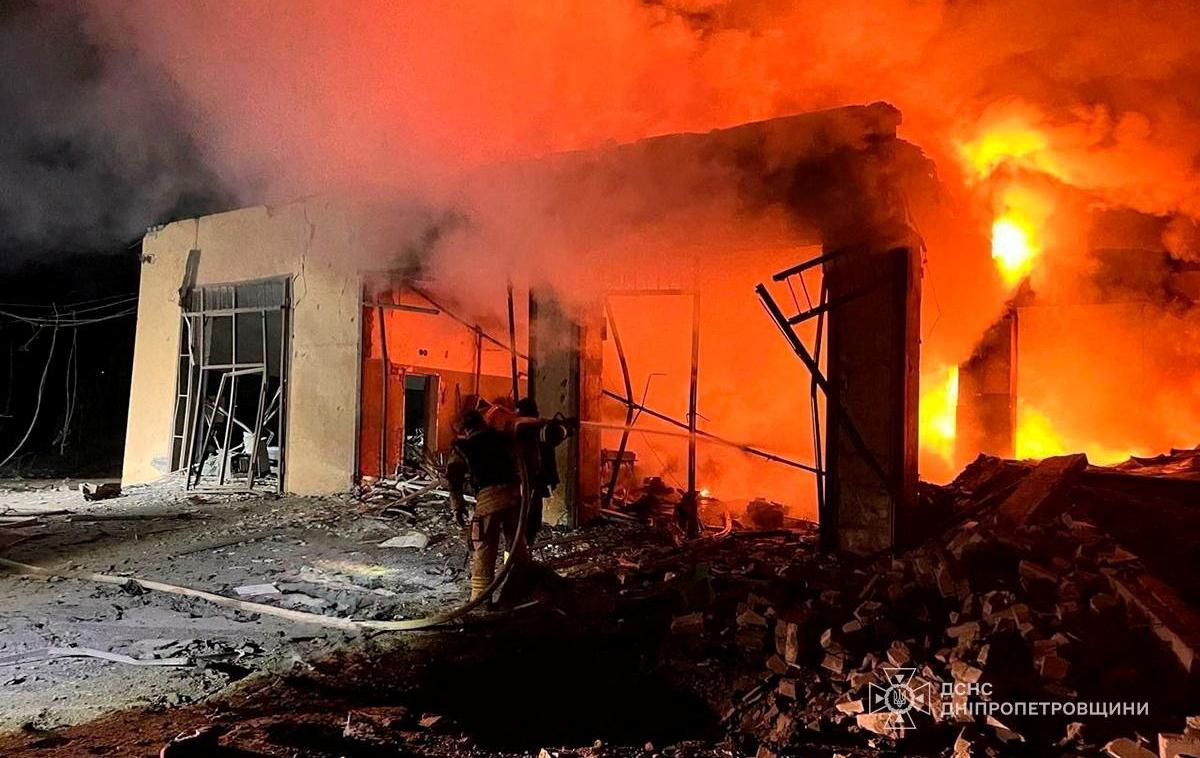 Krivi Rog Ukrajina | Napadi naj bi bili usmerjeni v različne regije, vključno s prestolnico Kijev, kjer je bila ubita ženska. | Foto Reuters