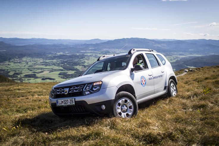 Dacia Duster ne pozna meja in kompromisov. Je odločna, zmogljiva in vsestranska - dinamična na avtocesti, prepričljiva in močna na razpotju. | Foto: Bojan Puhek