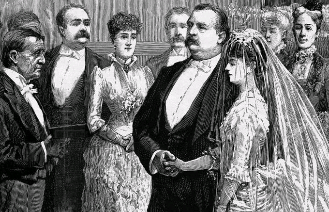 Grover Cleveland se je v zgodovino zapisal s tem, da je bil predsednik najprej v letih 1885–1889, nato pa še znova v letih 1893–1897. Bil je tudi edini predsednik, ki se je poročil v Beli hiši – junija 1886 je za ženo vzel 28 let mlajšo Florence Folsom. Spoznal jo je, ko je bila še v zibelki, saj je bila hčerka takratnega Clevelandovega odvetniškega partnerja. | Foto: commons.wikimedia.org