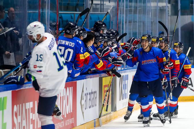 Južna Koreja je z blitzkriegom v drugi tretjini tekme prišla do premierne zmage nad Slovenijo in treh točk. | Foto: Matic Klanšek Velej/Sportida