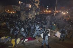 Brutalna enota za pretepanje protestnikov