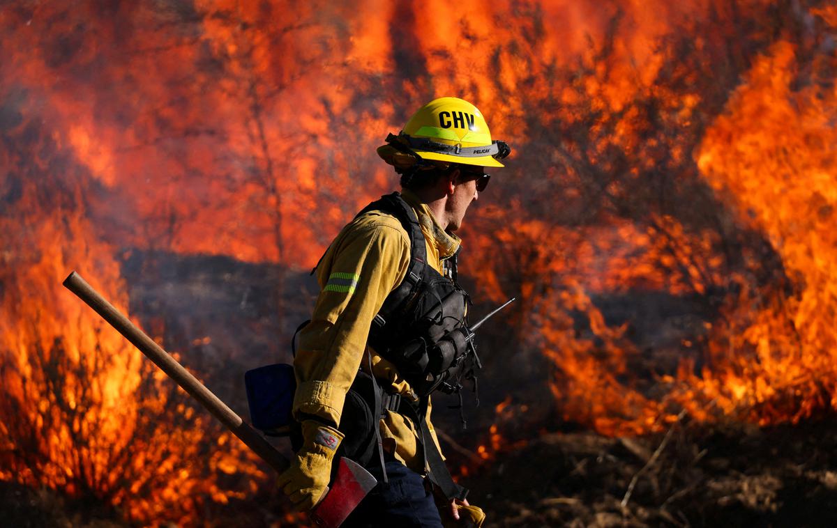 požar Highland, Kalifornija, ZDA | Nacionalna meteorološka služba je sporočila, da je čez dan mogoče pričakovati vetrove s sunki do 50 kilometrov na uro. | Foto Reuters