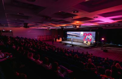 SEMPL 2025: zvezdniški pridih, navdih in moč podrobnosti