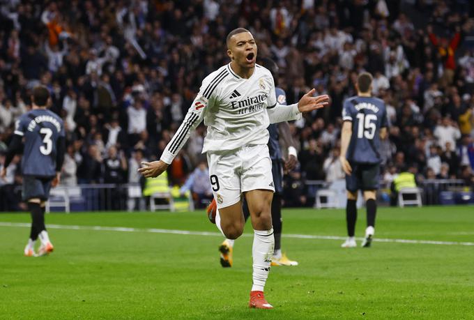 Kylian Mbappe je v nedeljo madridskemu Realu pomagal do zmage nad Rayom Vallecanom (2:1), Atleticu pa je malo pred tem nepričakovano spodrsnilo proti Getafeju (1:2).  | Foto: Reuters