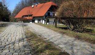 Turistična kmetija Šeruga: po domače med potočki in tratami