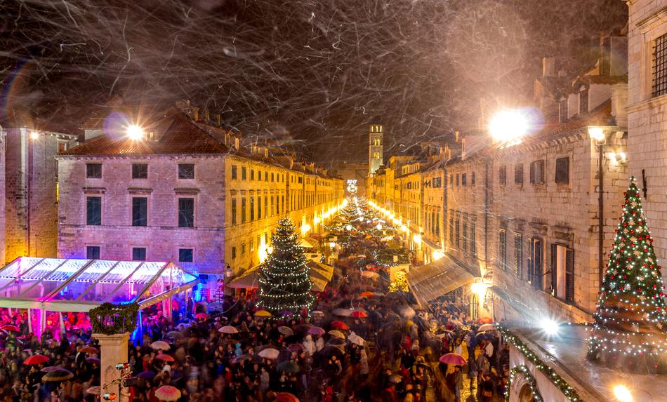 Države zaostrujejo varnostne ukrepe na božičnih sejmih