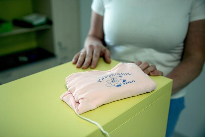 Porodnišnica Kranj | Kranjska bolnišnica je v predlogu trdila, da je zaradi zdravniških napak v UKC Ljubljana pri deklici prišlo do dodatnih nevroloških poškodb in nastanka epilepsije. | Foto Ana Kovač