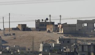 Islamska država napreduje v Kobaneju in tudi na zahodu Iraka