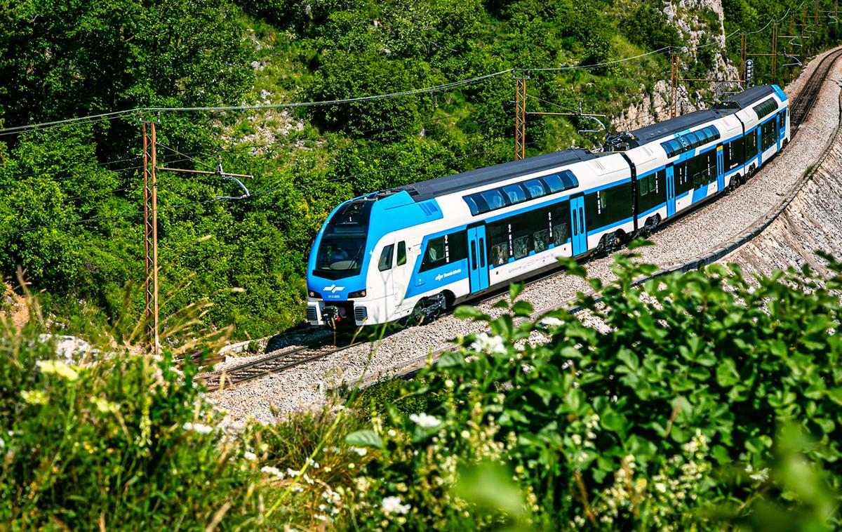 slovenske železnice dvopodni vlak