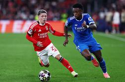 Prvi može Fife predlaga: Rdeči karton za igralce, ki si med govorjenjem zakrivajo usta