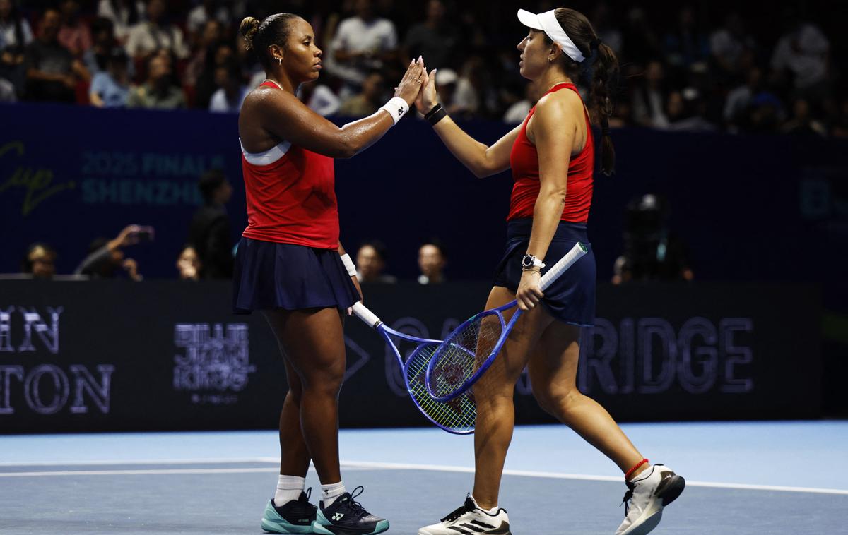 Jessica Pegula Taylor Townsend ZDA | Taylor Townsend in Jessica Pegula sta v odločilni igri dvojic popeljali ZDA v polfinale. | Foto Reuters