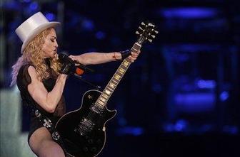 Madonna kot zapeljiva Parižanka