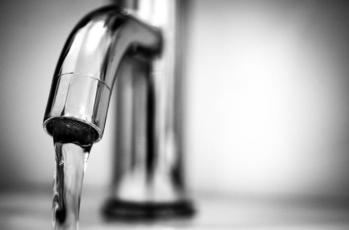Pred uporabo je nujno potrebno izpiranje vodovodnega sistema.  | Foto: Pixabay
